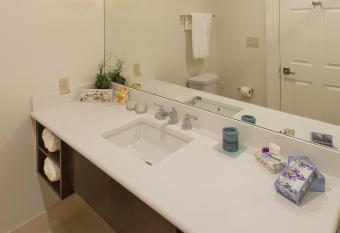 The Sydney Boutique Inn allows 18 year olds to book a room