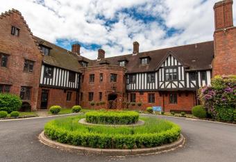 Hogarths Stone Manor allows 18 year olds to book a room