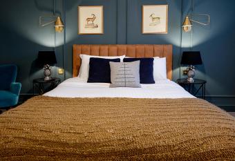 Hotel Cromwell Stevenage allows 18 year olds to book a room