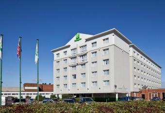 Holiday Inn Basildon, an IHG Hotel allows 18 year olds to book a room
