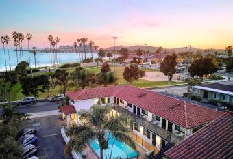 Blue Sands Inn, A Kirkwood Collection Hotel allows 18 year olds to book a room