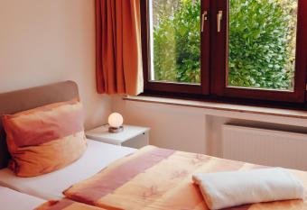 Privatzimmer Bellevue has Balcony rooms