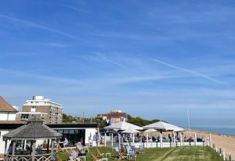 The Relais Cooden Beach allows 18 year olds to book a room