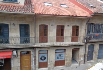 Albergue Parroquial Santiago Apostol de Redondela has Balcony rooms