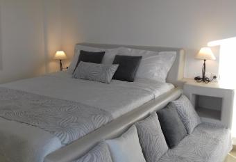 Notos Studios has Balcony rooms