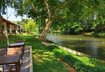 Narinfah Resort has Balcony rooms