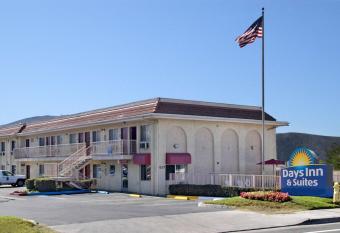 Days Inn by Wyndham San Marcos has Smoking rooms