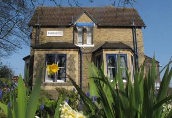 River Hotel allows 18 year olds to book a room