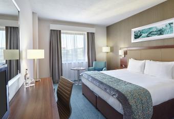 Leonardo Hotel Milton Keynes - Formerly Jurys Inn allows 18 year olds to book a room