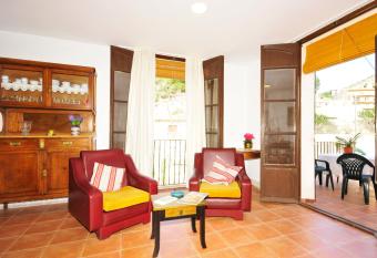 Casa del Escriva has Balcony rooms