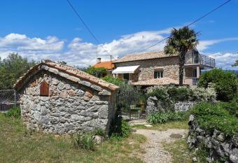 Apartments Mavri has Balcony rooms