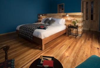 Don Jacinto Stay&Sip has Balcony rooms