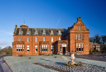 Holiday Inn Dumfries, an IHG Hotel allows 18 year olds to book a room