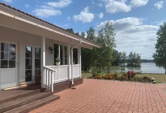 Wonderful cottage by the lake has Balcony rooms