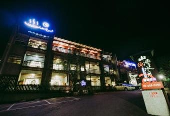 Water Moon                         allows 18 year olds to book a room