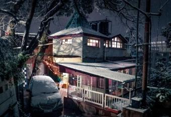 Kalawati Homes Vacation Rentals has Balcony rooms