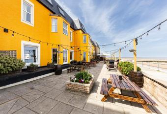 The Beaches Hotel allows 18 year olds to book a room