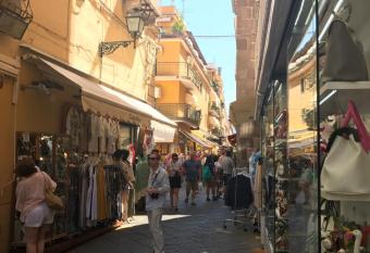 Sorrento Deluxe B&B has Balcony rooms