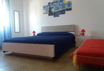 Ai capperi di sicilia has Balcony rooms