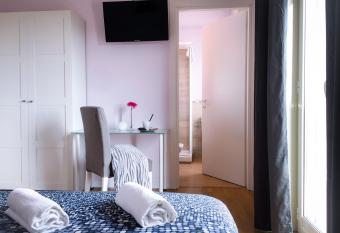 B&B Policlinico Gaspare Rodolico allows 18 year olds to book a room