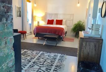 L'hotel Particulier Griffintown has Balcony rooms