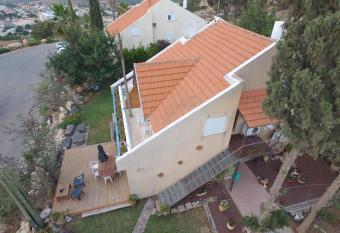 Yaffe Bagilboa allows 18 year olds to book a room