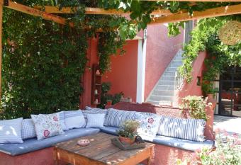 Zacharoulas has Balcony rooms