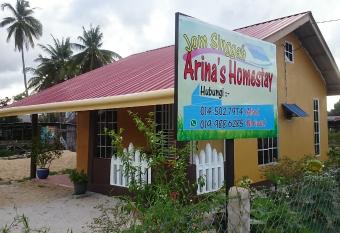 Arina`s Homestay allows 18 year olds to book a room