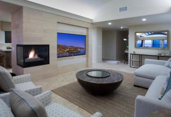 Laguna has Balcony rooms