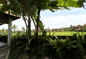 Village Above The Clouds has Smoking/Balcony rooms