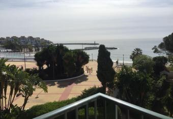 Impresionante Loft En Puerto Banus A Pie De Playa has Smoking/Balcony rooms