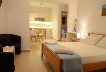 Natsios has Balcony rooms