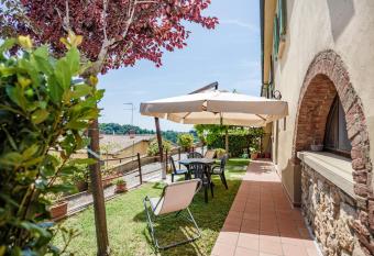 Casetta Luna e Sole has Balcony rooms