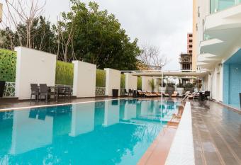 New Day Hotel has Balcony rooms