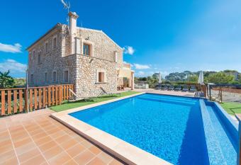Finca Sanchez has Balcony rooms