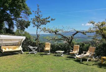 Residenza Le Ortensie has Balcony rooms