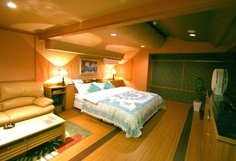 AURA Resort Iga (Adult Only) allows 18 year olds to book a room