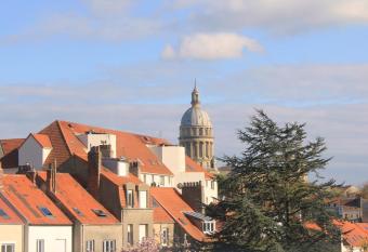 Au repere de Mariette allows 18 year olds to book a room