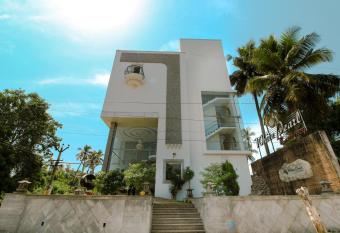 White Pearl Residency has Balcony rooms