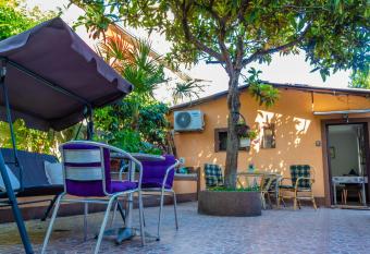 Little garden house has Balcony rooms