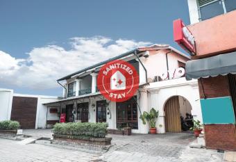 OYO 422 Achterhuis Guesthouse allows 18 year olds to book a room