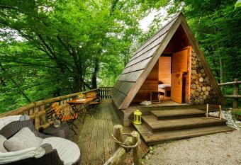 Glamping Savinja has Balcony rooms