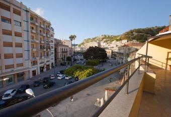 Casa Madonna delle Grazie has Balcony rooms