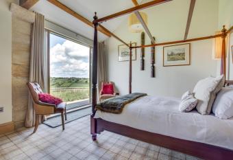 Harrogate Barns has Balcony rooms