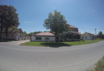 Marex Centar has Balcony rooms