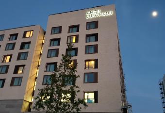 JUFA Hotel Hamburg HafenCity allows 18 year olds to book a room