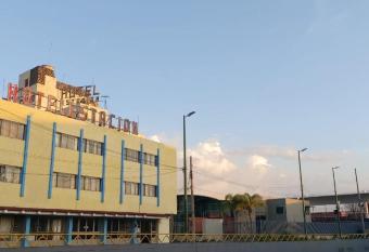 Hotel Estaci  n allows 18 year olds to book a room