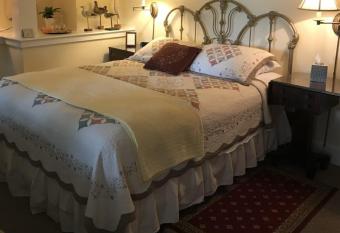 The Inn at Stony Creek has Balcony rooms