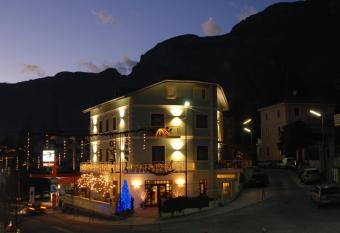 Hotel Olympic has Balcony rooms