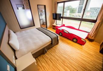 Ruo Shui Hotspring Hotel has Balcony rooms